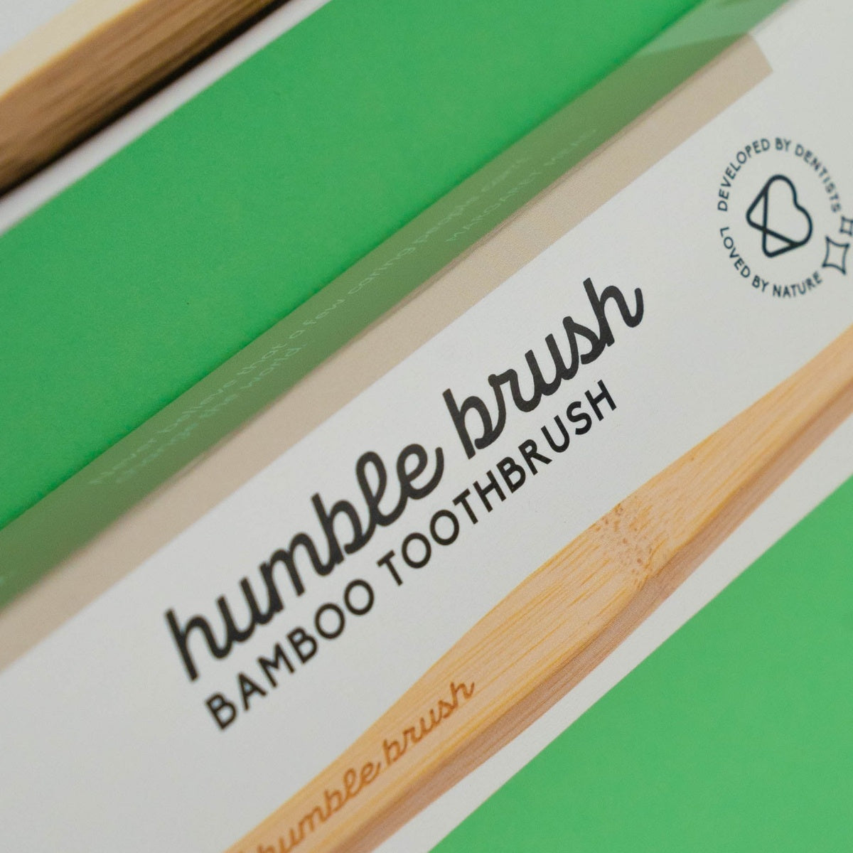 Escova de Dentes Suave em Bambu - Branco The Humble Co.